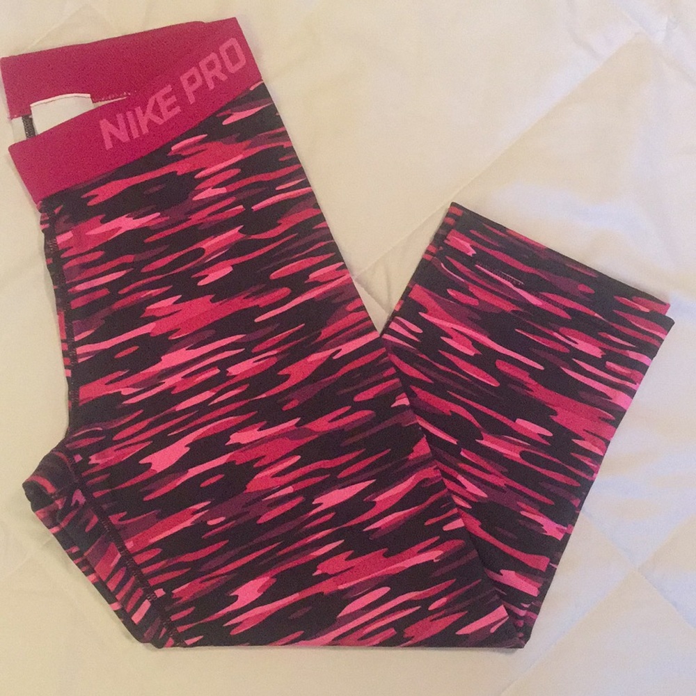 Nike Pro Haze Women’s Compression Capris